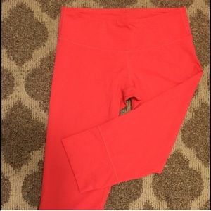 Lulu running Capri size 6 (coral)