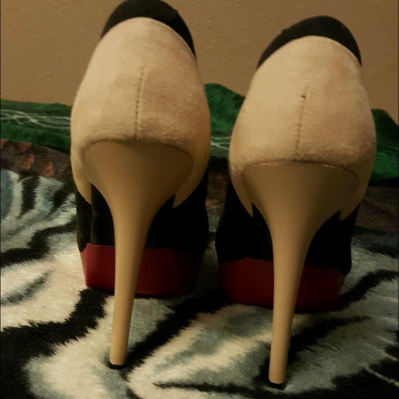 Womens heels - Picture 2 of 3