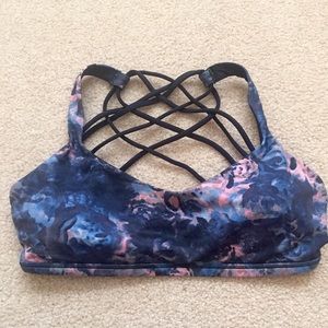 Lululemon Free to Be Wild Sports Bra sz 8