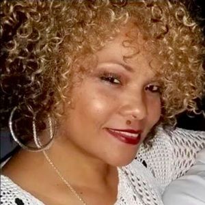 Meet your Posher, Esther