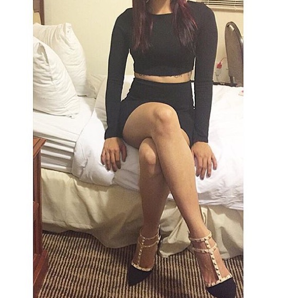 Black long sleeve dress