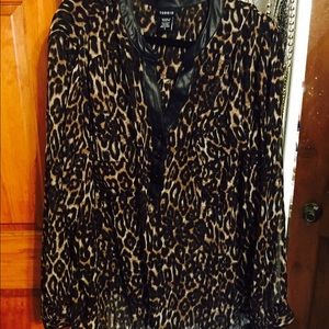 Gorgeous sheer leopard print top.