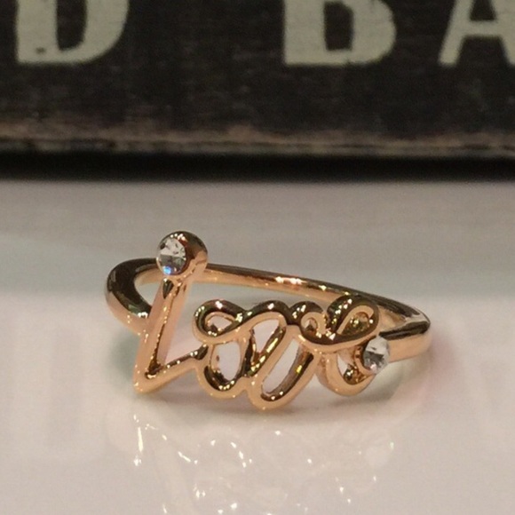 Jewelry - 💌LOVE RING💌