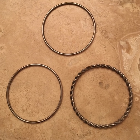 Silver bangles - Picture 2 of 2