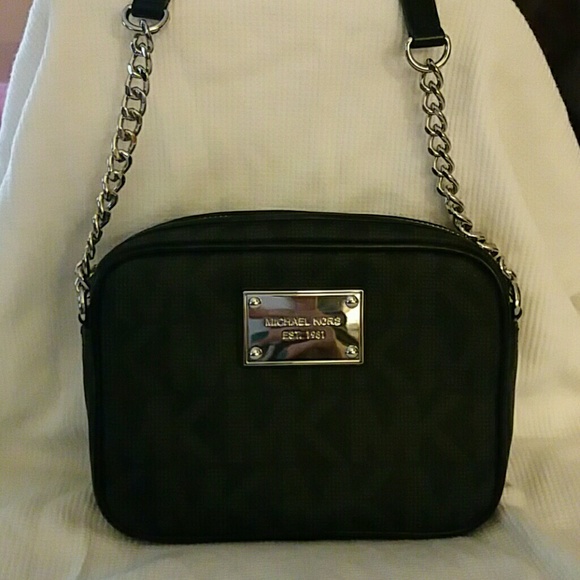 ❌❌SOLD❌❌!!!!!!!!!!!   Michael Kors Crossbody