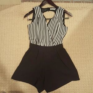 Black and white jumper ????