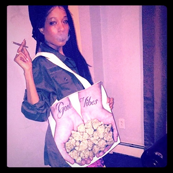 !! good vibes tote bags