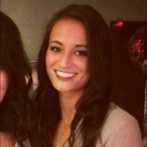 Meet your Posher, Caitlin