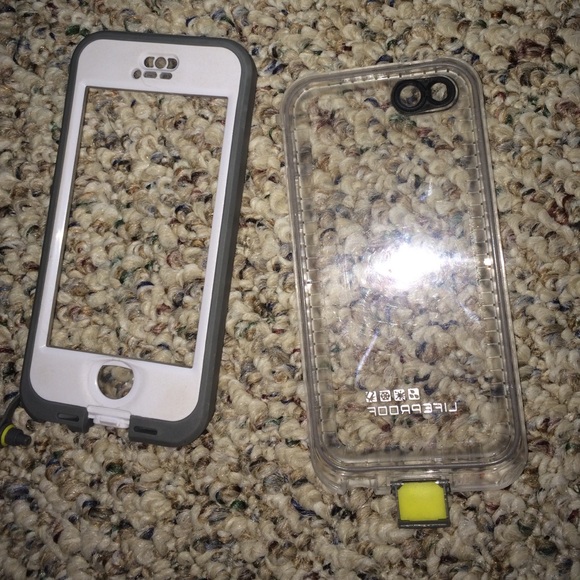 Lifeproof case selling cheaper on Ⓜ️erciar