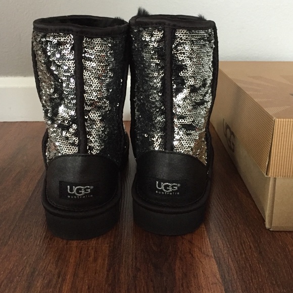 Uggs sparkle boots size 6 - Picture 2 of 4