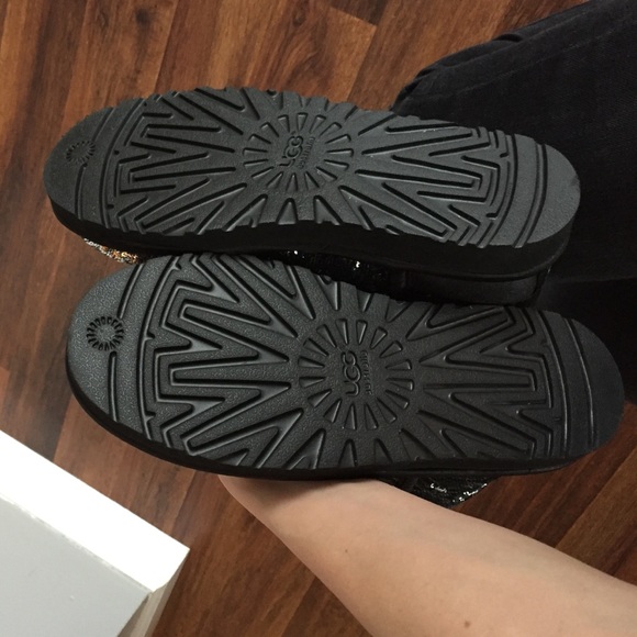 Uggs sparkle boots size 6 - Picture 4 of 4