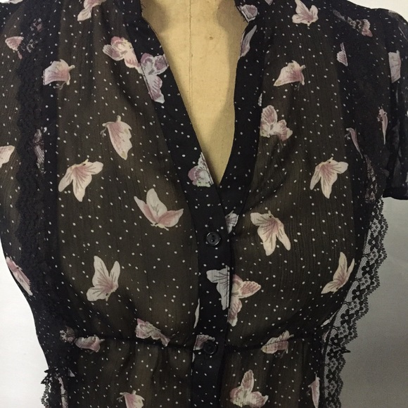 Kirra black butterfly button down - Picture 3 of 3