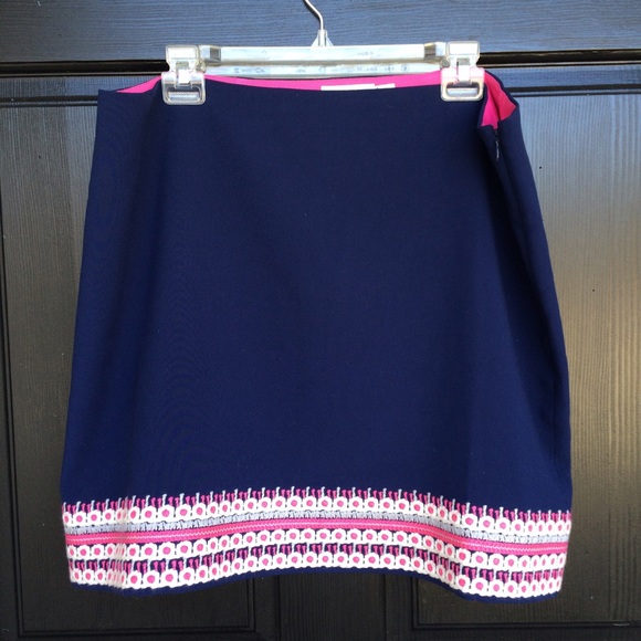 Vineyard Vines size 16 navy with pink embroidery