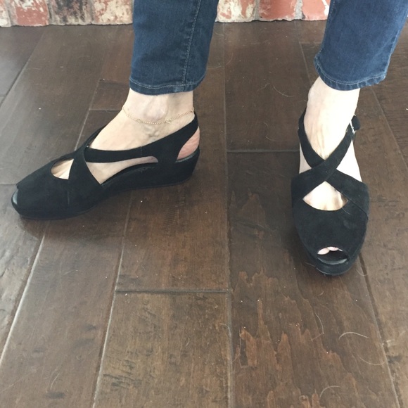 Vintage Betsey Johnson size 8 black suede