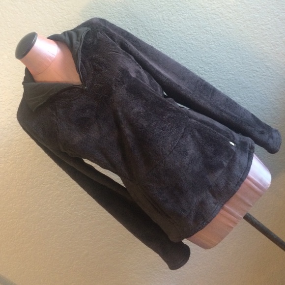 The North Face black pull over fleece