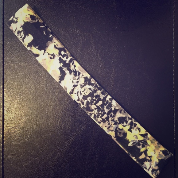 Lulu lemon headband!