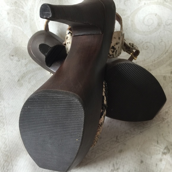 BRAND NEW Steve Madden Snakeskin Heels - Picture 3 of 4