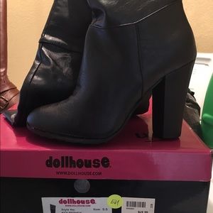 New black boots! Never worn.