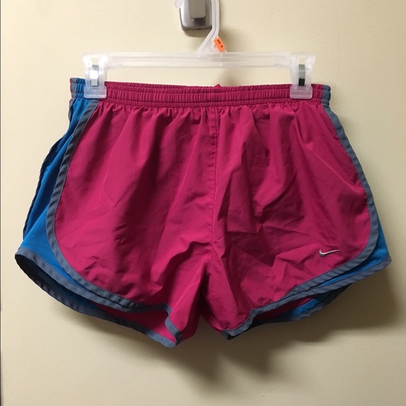 Nike Womens 3" Tempo Short