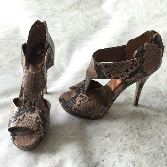 Nine West Heels - Picture 1 of 4