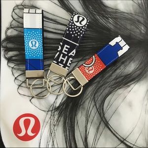 Listing for 1 key fob Lululemon seawheeze