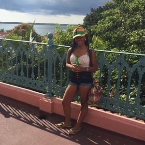 Meet your Posher, Simone