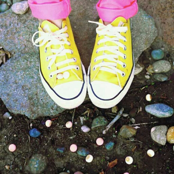 Colour my feet - Picture 1 of 4