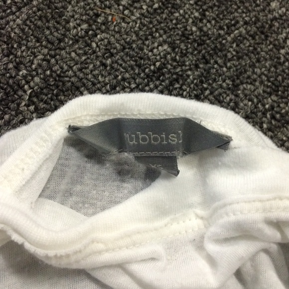 Rubbish tee! - Picture 2 of 2