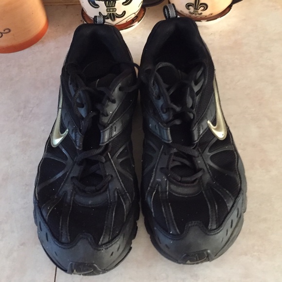 Men's Nike tennis shoes