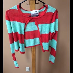 Medium sized pieces kensie sweater