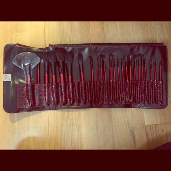 BH Cosmetics Brush Set