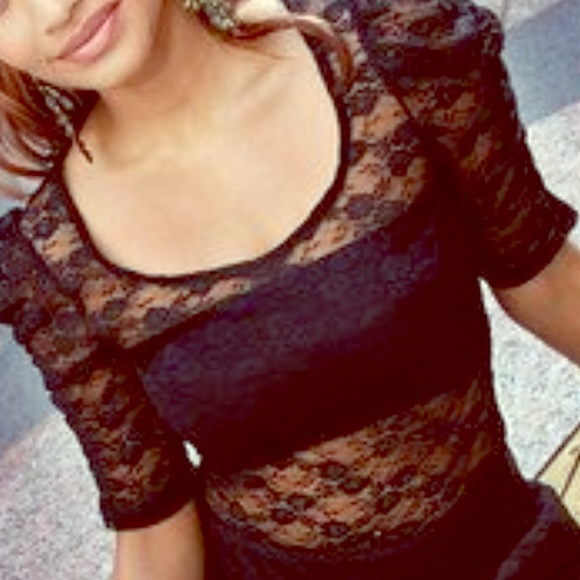 Lace top. Excellent condition. Size xsmall