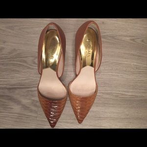 Michael Kors size 7 1/2 M pumps.