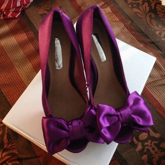 H by Halston Purple satin heels
