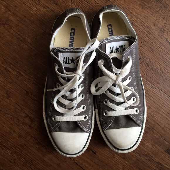 grey converse