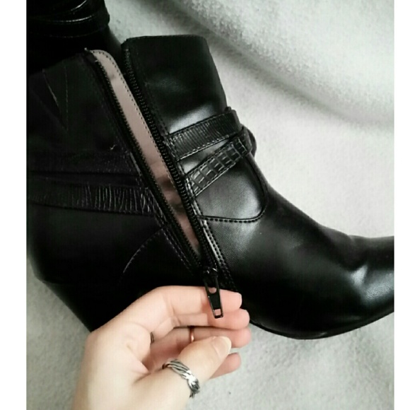 SOLD - Picture 2 of 4