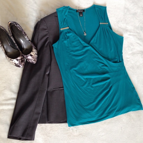 White House Black Market Sleeveless Top