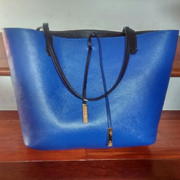 ****SOLD***Steve Madden double bag