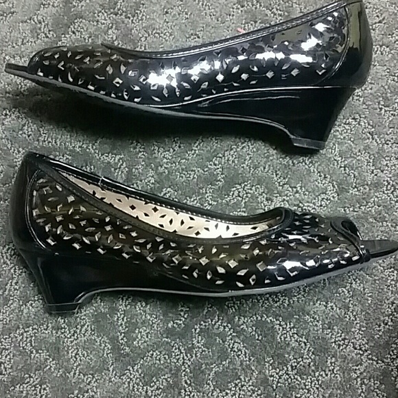 black heels - Picture 2 of 3