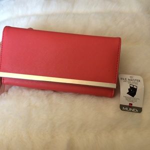 NWT ! Organizer wallet ⭐️