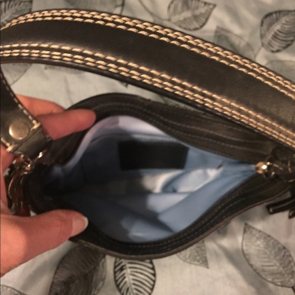Authentic coach purse. - Picture 2 of 3
