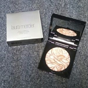 Laura Mercier Indiscretion Face Illuminator