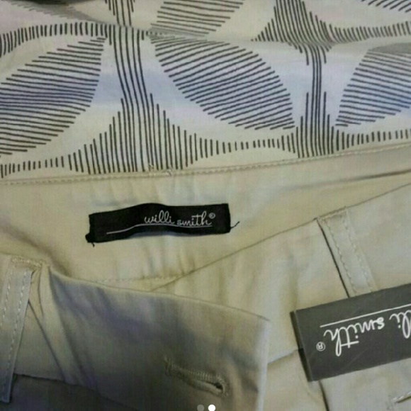 Cream capris - Picture 2 of 2