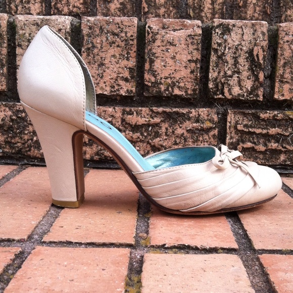 Classic Cream Pumps