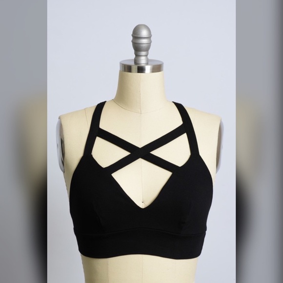 • Criss Crossed Crop Top • - Picture 4 of 4