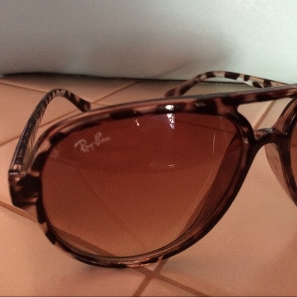 Ray Ran tortoise shell aviators. - Picture 3 of 4