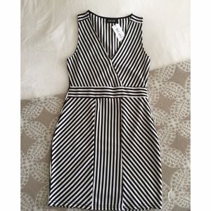🍂Fall Sale! NWT! Fitted Cocktail Dress!