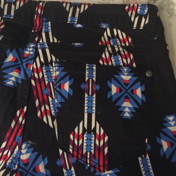 ❤️ Gifted as FREE Gift with Bundle -Nice pants❤️ - Picture 3 of 3