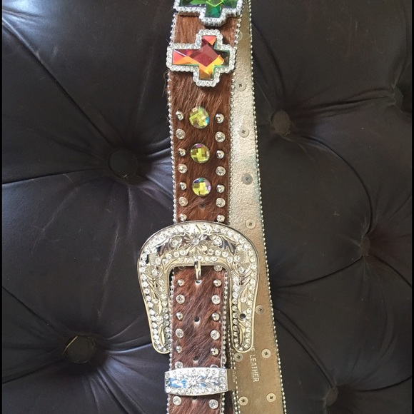 Bling Bling! Gorgeous western cowhide belt!