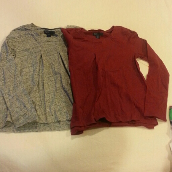 2 Girl gap shirts
